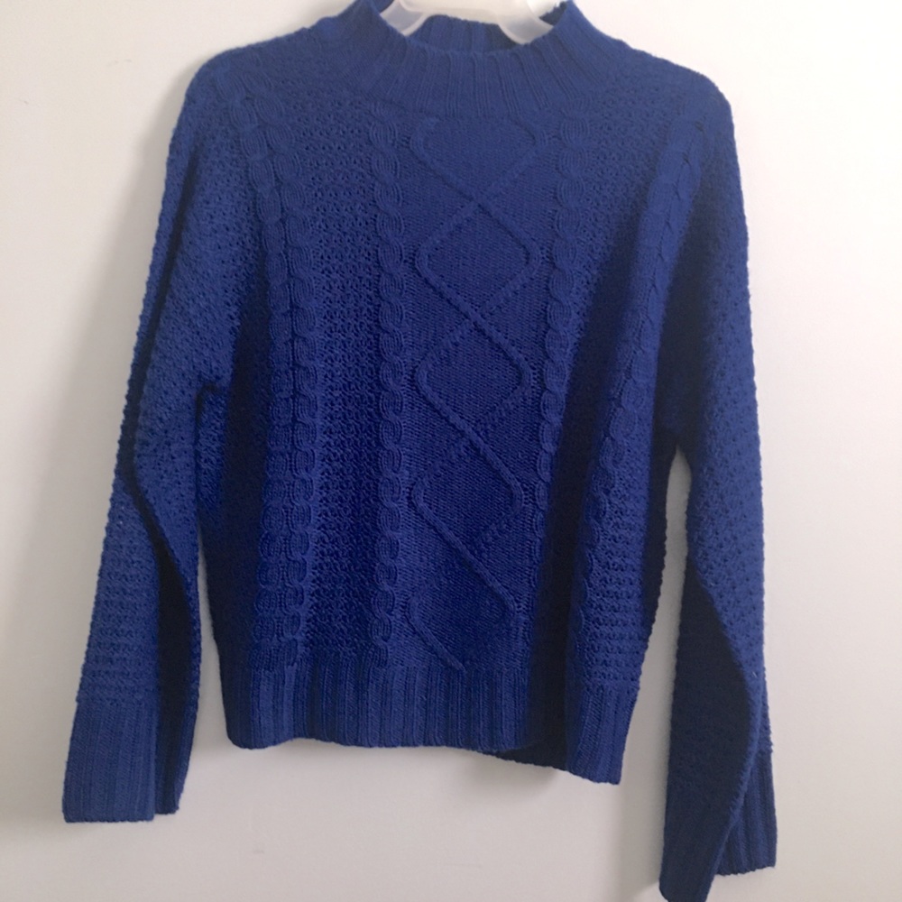 Warm cable knit sweater cute bell sleeves